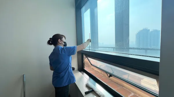 T&Q VỆ SINH KÍNH – GIẢI PHÁP SẠCH BÓNG CHO MỌI CÔNG TRÌNH KÍNH